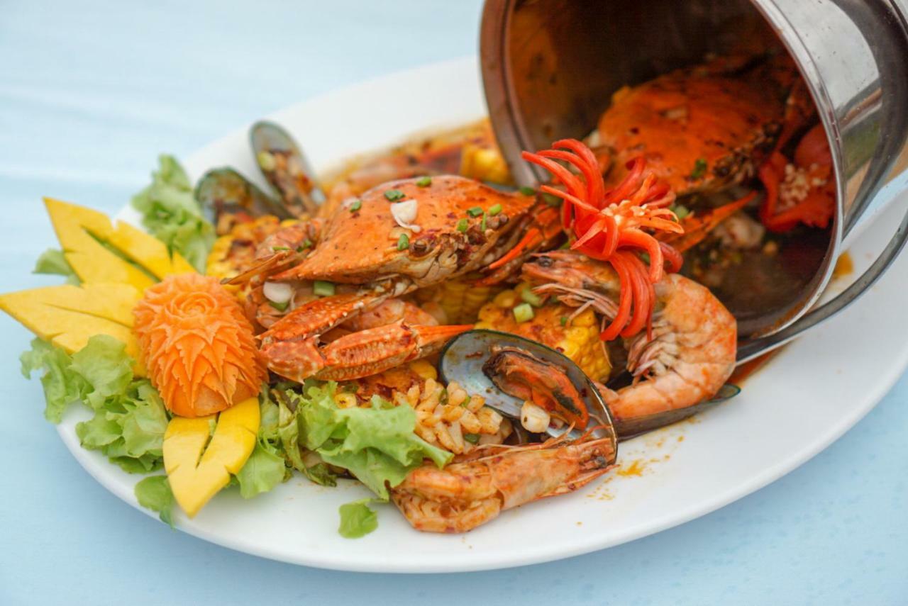 Saint Tropez Beach Hotel Chanthaburi Exterior photo